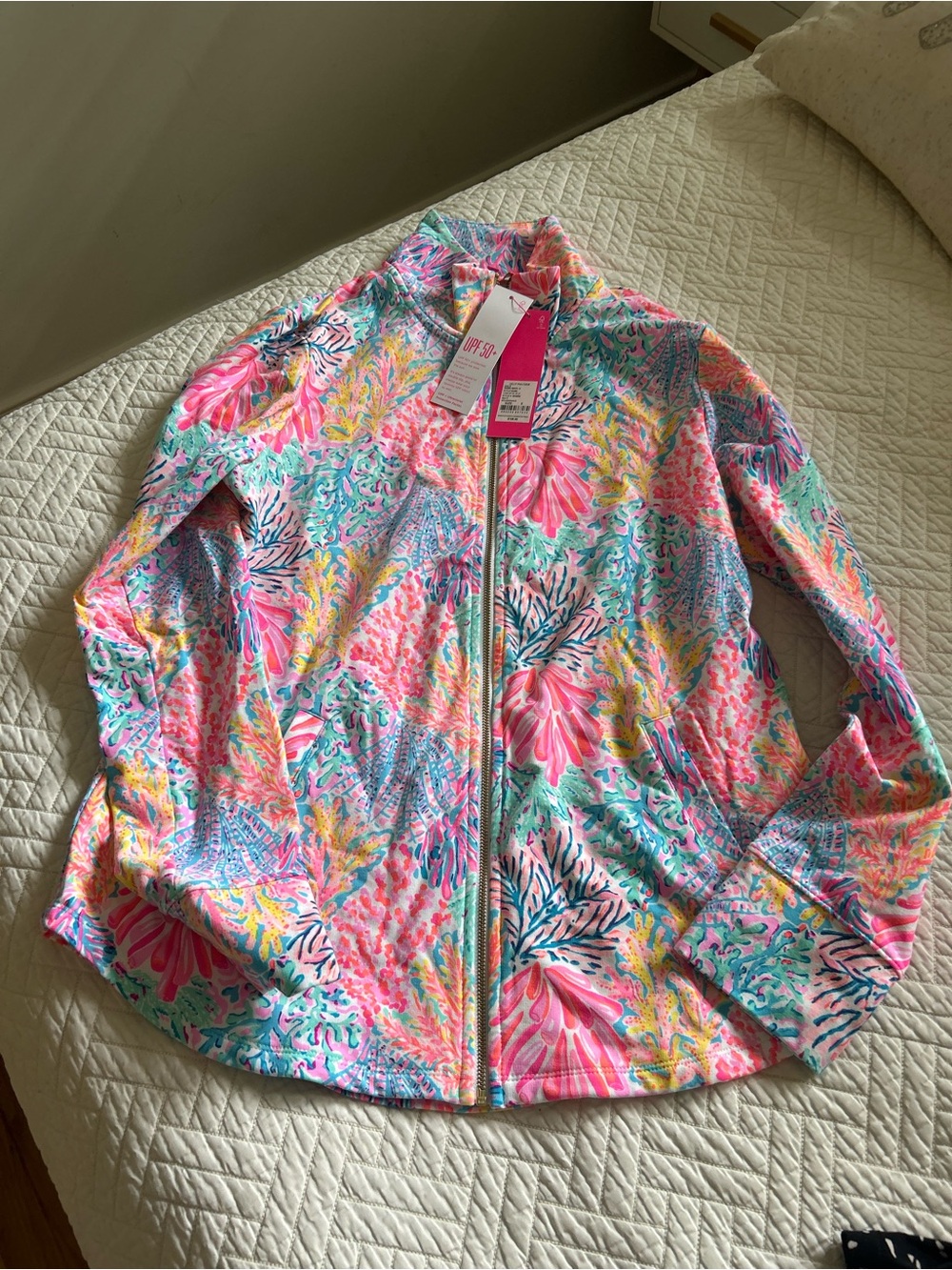 Lilly Pulitzer Leona UPF 50 Zip Up in Multi Splashdance. NWT. Size S - Picture 6 of 10